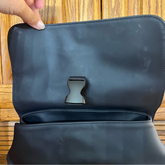 Hunter for Target Navy Blue Neoprene Waterproof Backpack with Yellow Lining - Picture 3 of 11